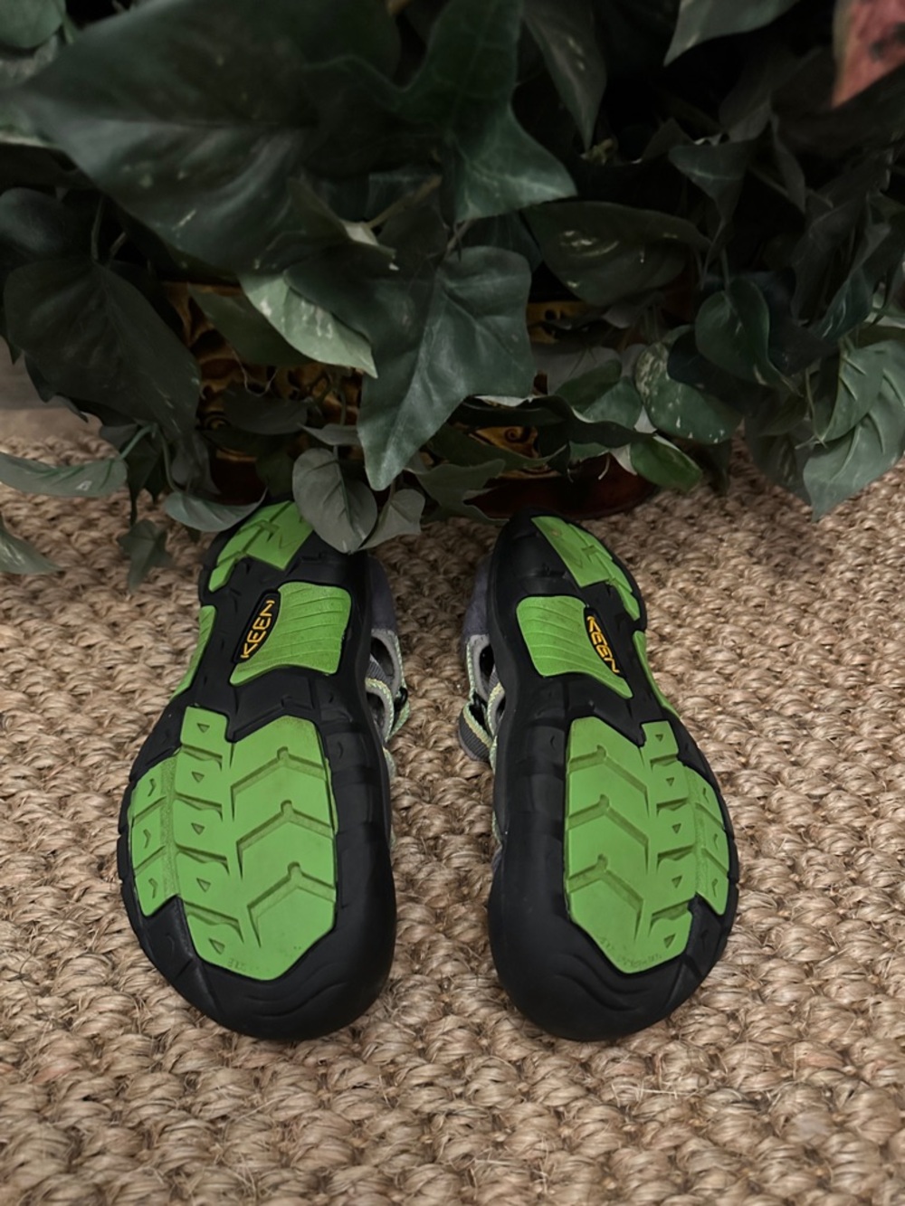 Keen Gray Sandals with Yellow-Green Accents - Picture 4 of 4